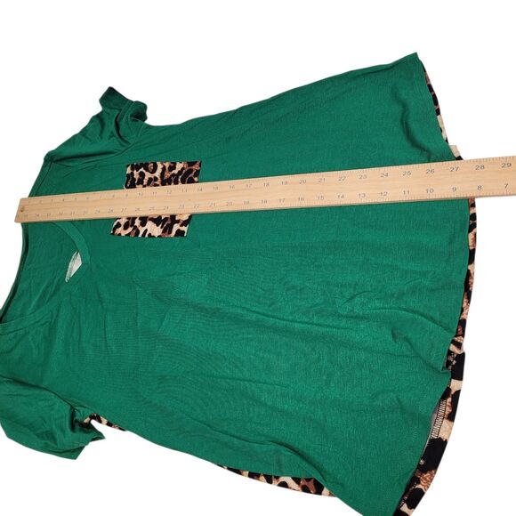 Women's Green V-Neck Short Sleeve Top With Leopard Print Pocket & Back Casual M - Picture 7 of 7